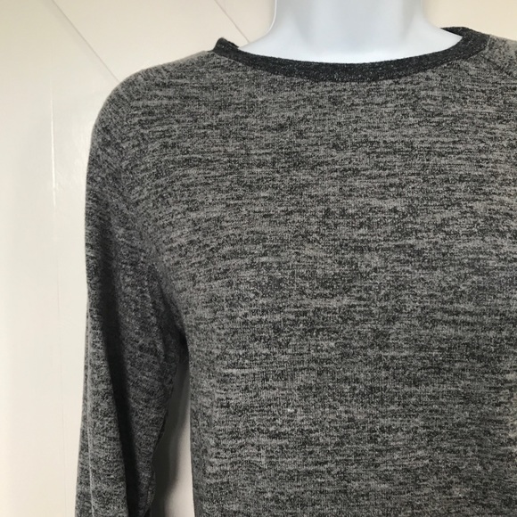 Long sleeve gray Casual Top w Pockets - Picture 5 of 6